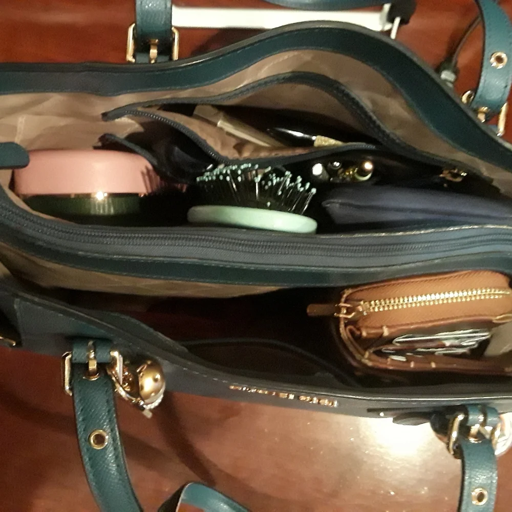 Michael Kors East West Voyager Tote Bag - Picture 9 of 16